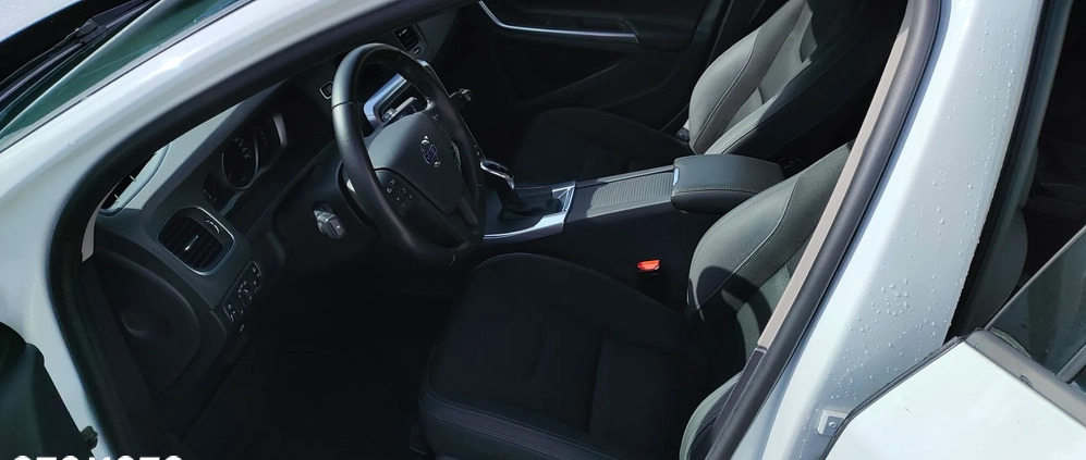 Volvo V60 cena 63900 przebieg: 149500, rok produkcji 2018 z Częstochowa małe 436